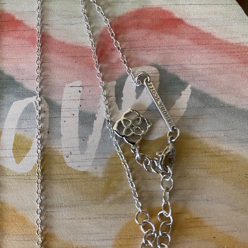 🌷Kendra Scott mother of pearl Ever necklace NWOT Silver - Picture 3 of 4